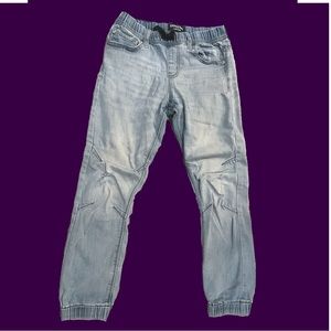 Denizen from Levi’s denim joggers 🌊